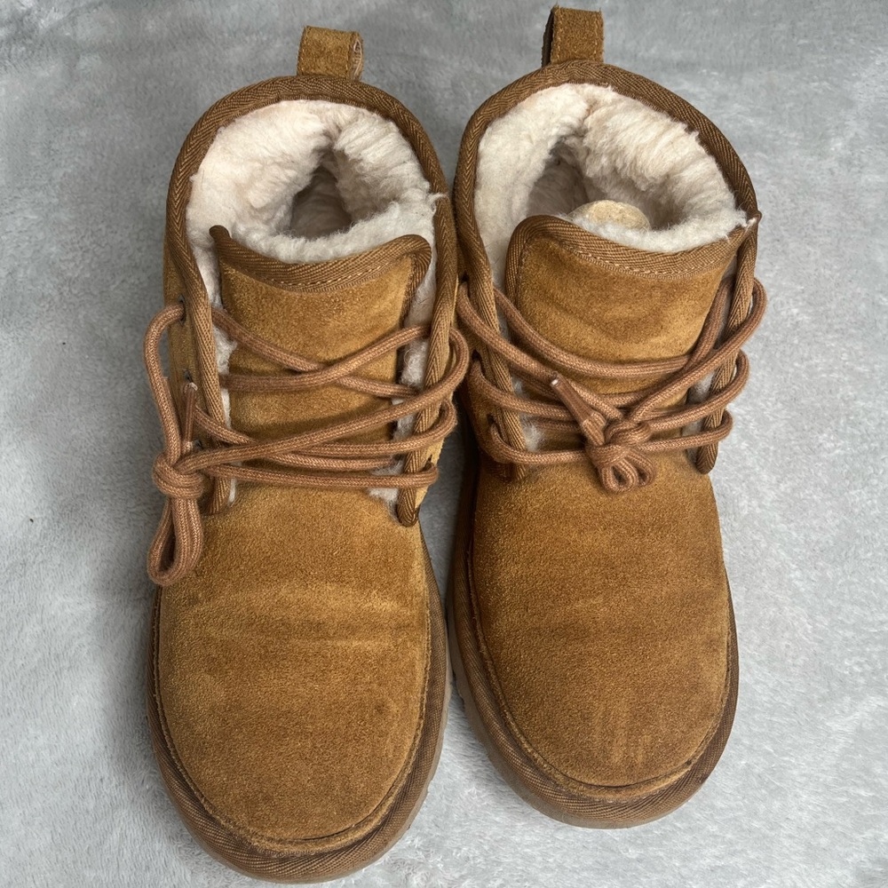 UGG Tan Chesnut Neumel Boots with Cream Fur Lining Women’s size 7